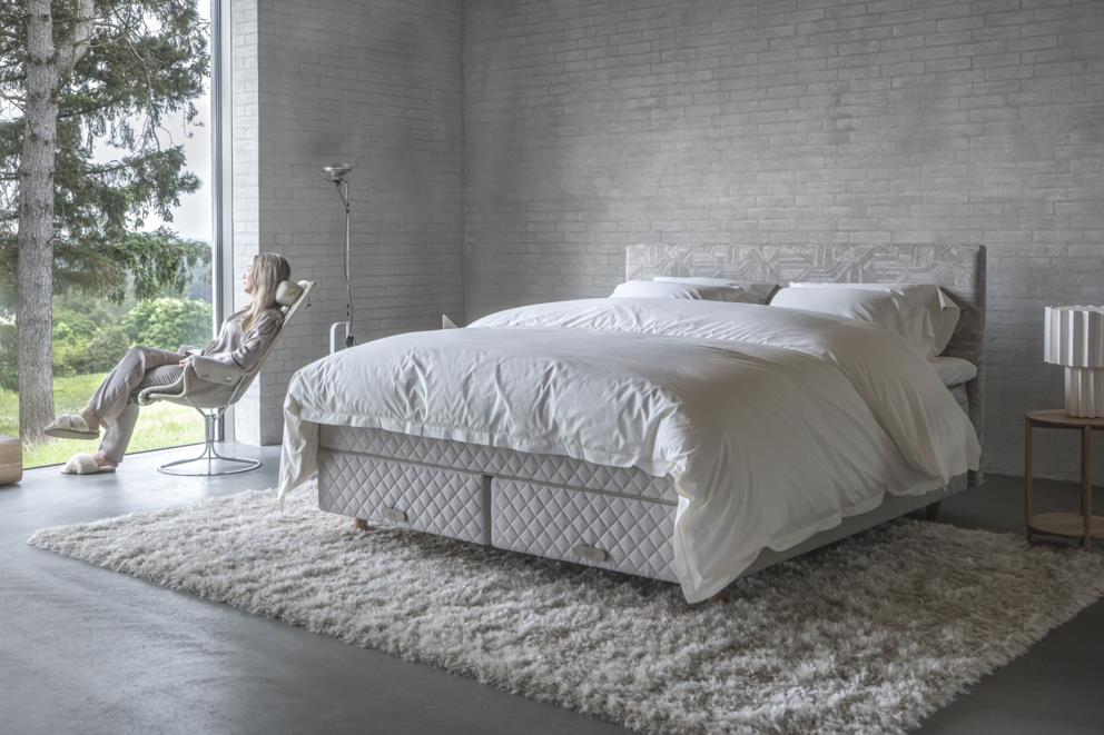 bed-continental-dux-80-sustainable-comfort-pie-comfort-astoria-headboard-model-1.JPG