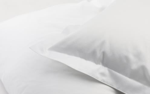 DUX-sengelinned satin, ensfarvet hvid